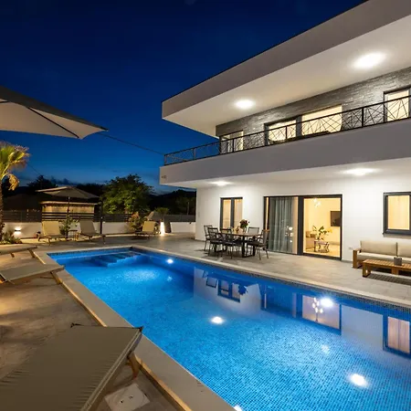 Izzy Сasa de vacaciones Kaštela