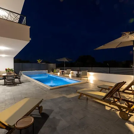 Izzy Сasa de vacaciones *