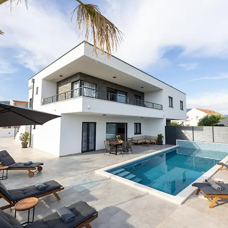 Izzy Сasa de vacaciones